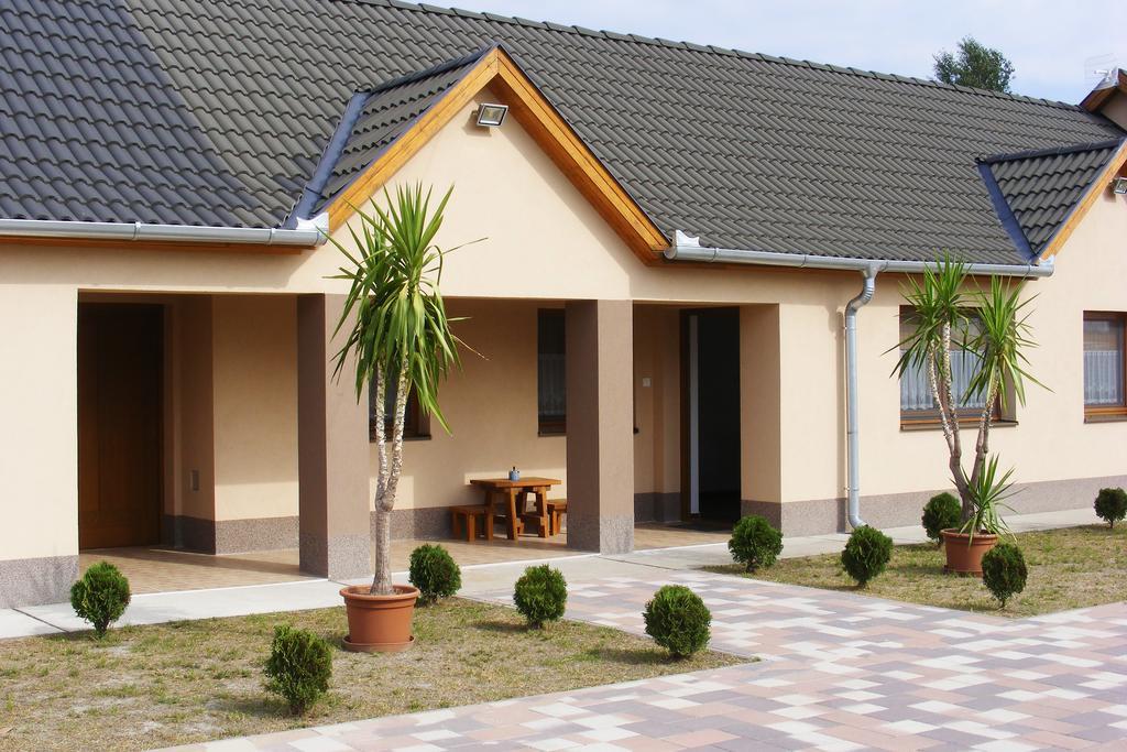 Готель Szerencsecsillag Vendeghaz Кішкйорйош Екстер'єр фото