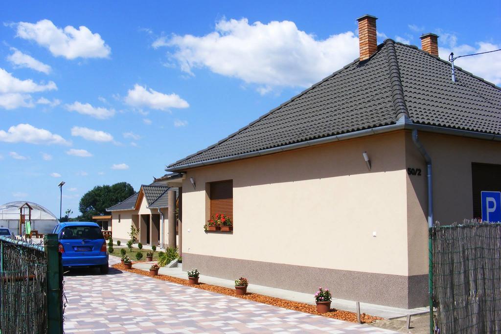Готель Szerencsecsillag Vendeghaz Кішкйорйош Екстер'єр фото