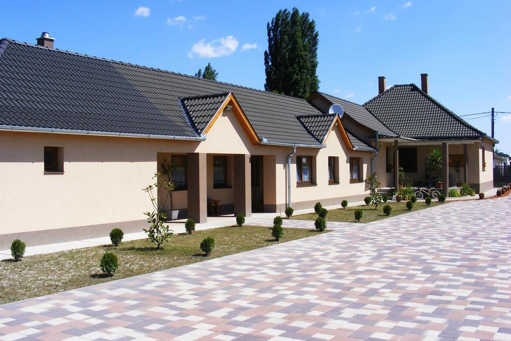 Готель Szerencsecsillag Vendeghaz Кішкйорйош Екстер'єр фото
